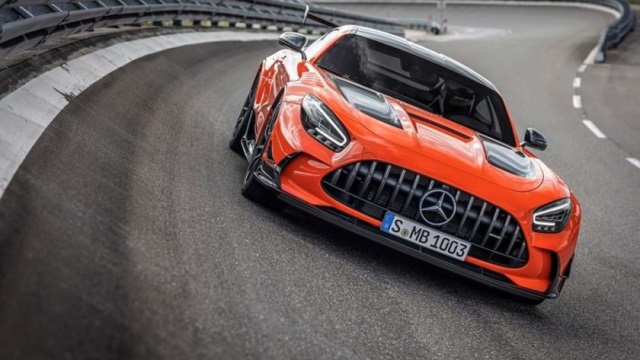 Mercedes-AMG-GT-Black-Series-640