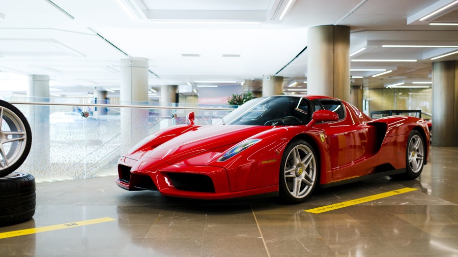 Ferrari-Enzo-900